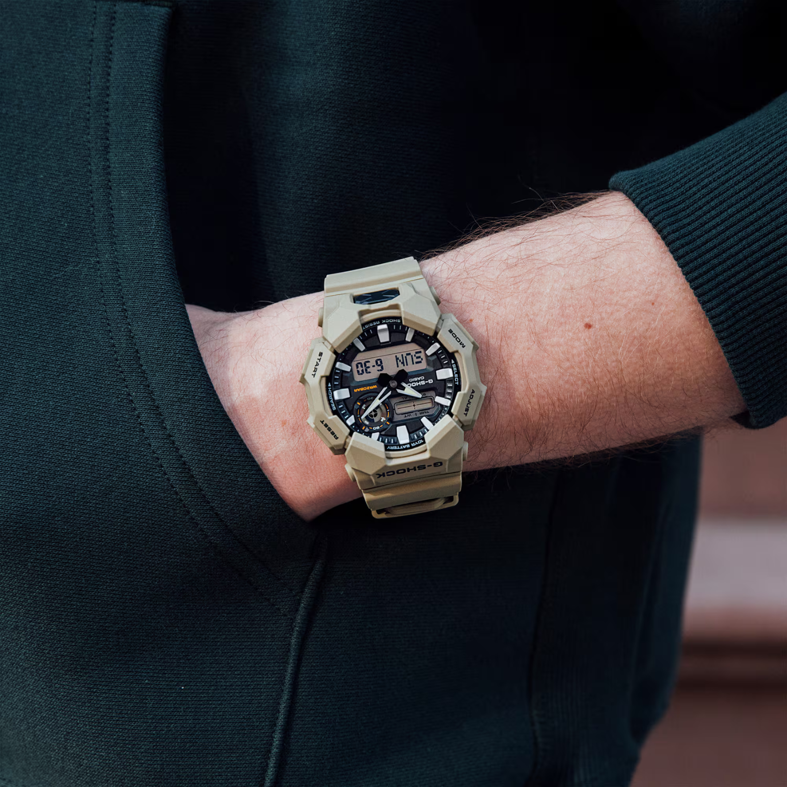 CASIO G-SHOCK GA-010-5AER | Rugged Analog-Digital Watch with 10-Year Battery